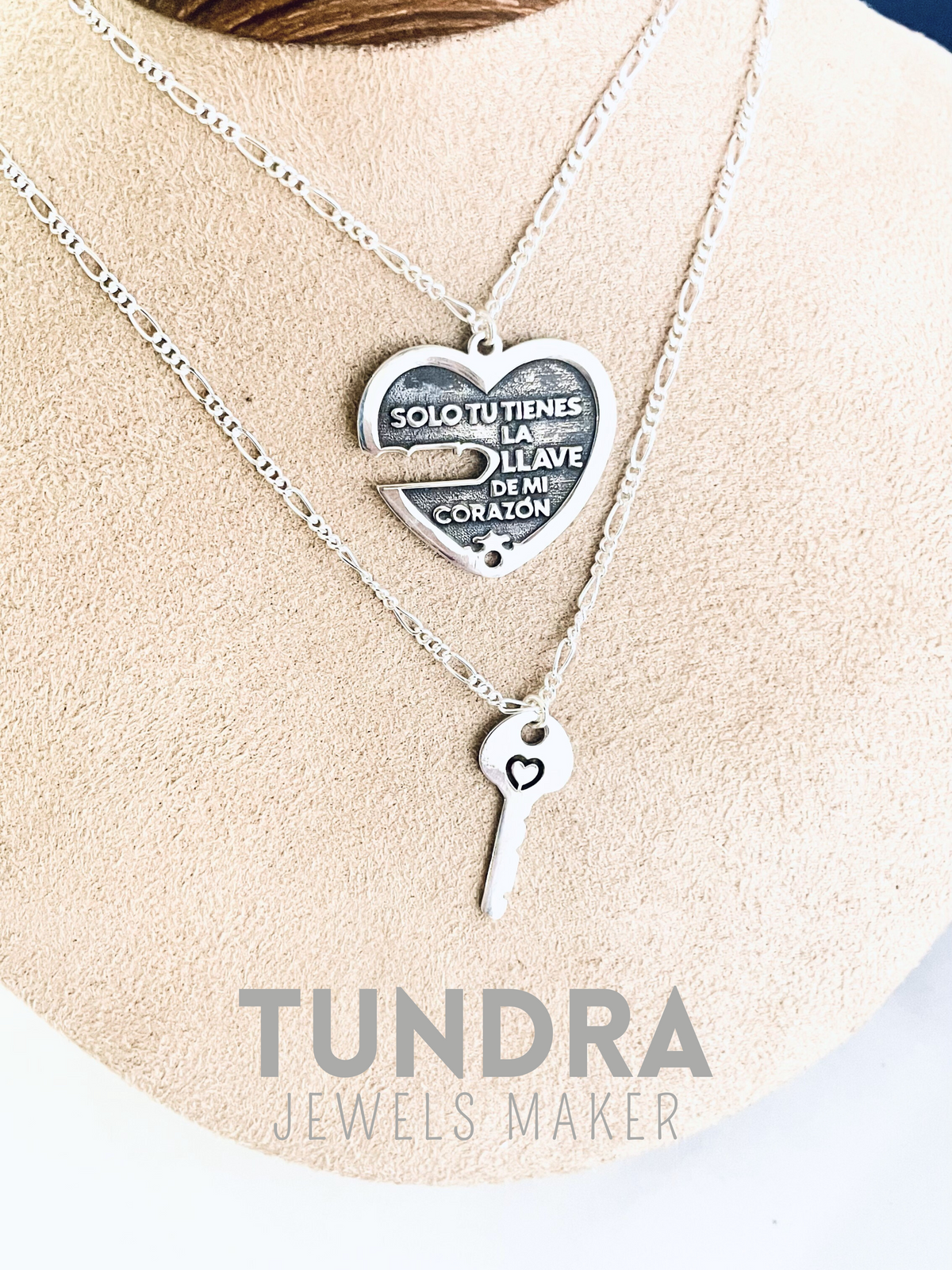 COLLAR CORAZÓN Y LLAVE