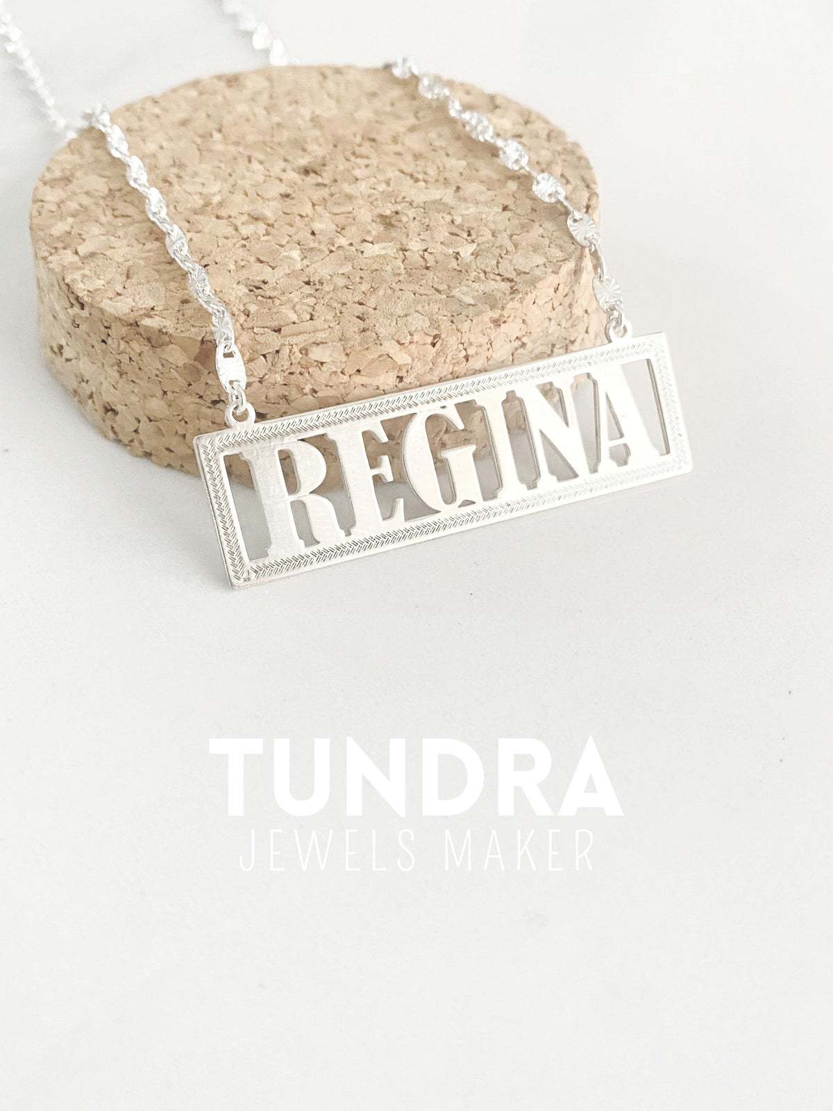 COLLAR PLACA CON NOMBRE HUECO